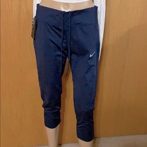 Women’s Nike capris size large color navy blue